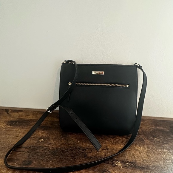 Kate Spade ♠️ - Picture 4 of 7